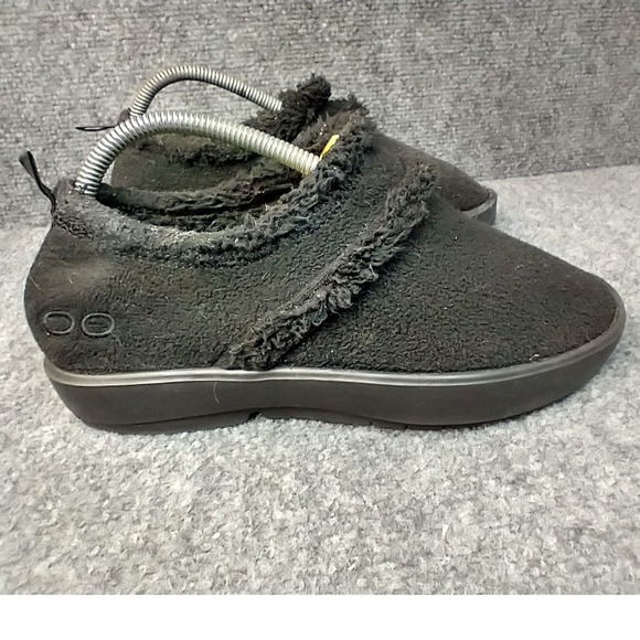 OOFOS Shoes - OOFOS Oocoozie Low Womens 8 Black Fleece Recovery Slipper Mule Slip On Comfort